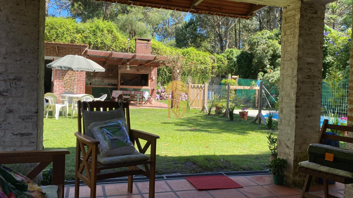 Muy linda casa para alquiler de temporada con piscina climatizada -id-329-24