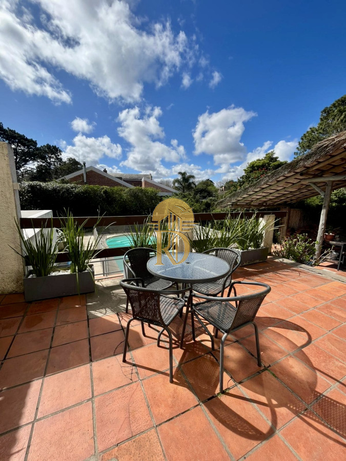Muy linda casa en la mansa en alquiler temporario -id-325
