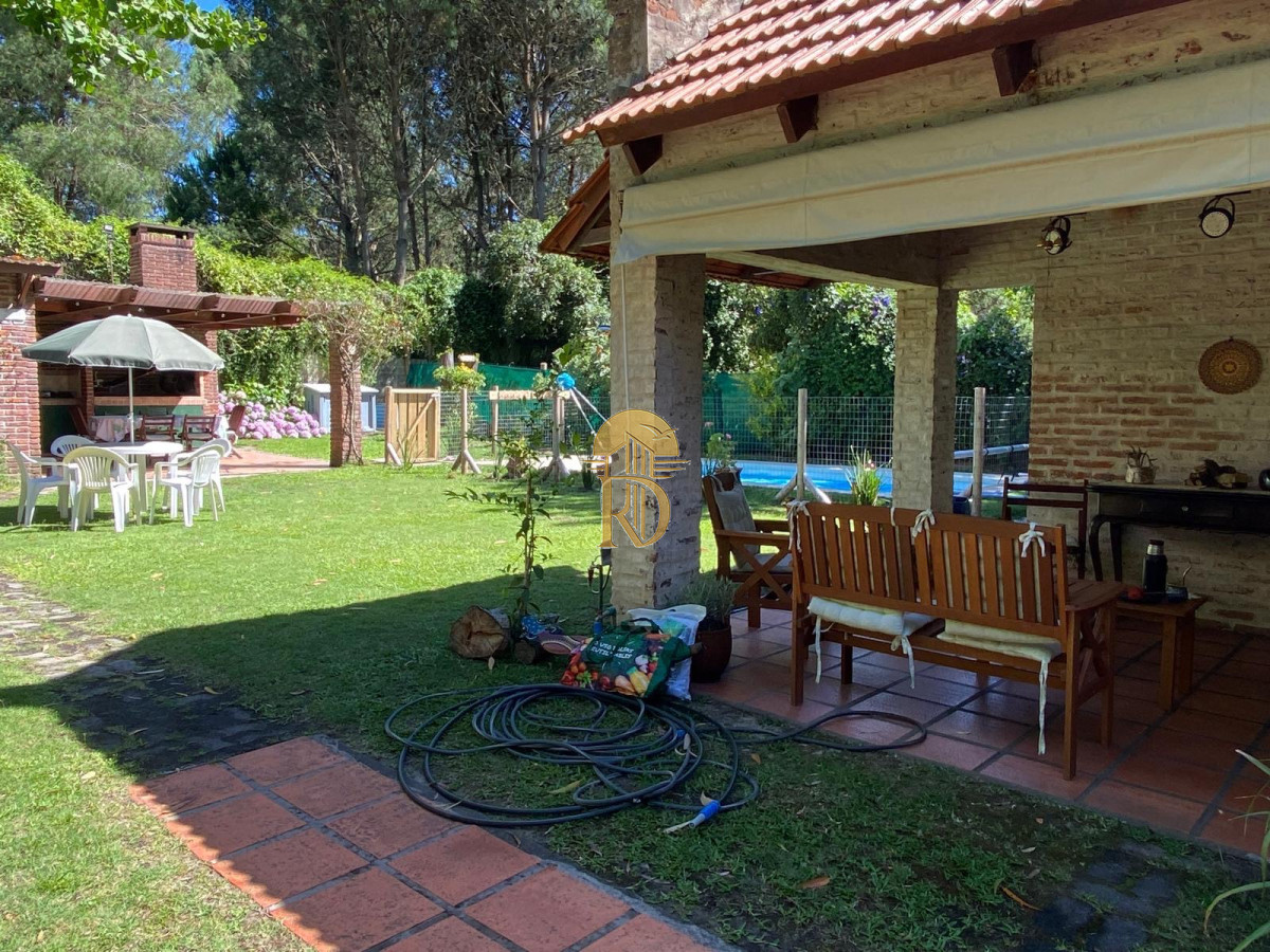 Muy linda casa para alquiler de temporada con piscina climatizada -id-329-21