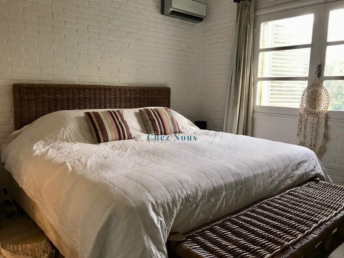 Casa ID.2090 - Muy linda casa en la Mansa con piscina y barbacoa