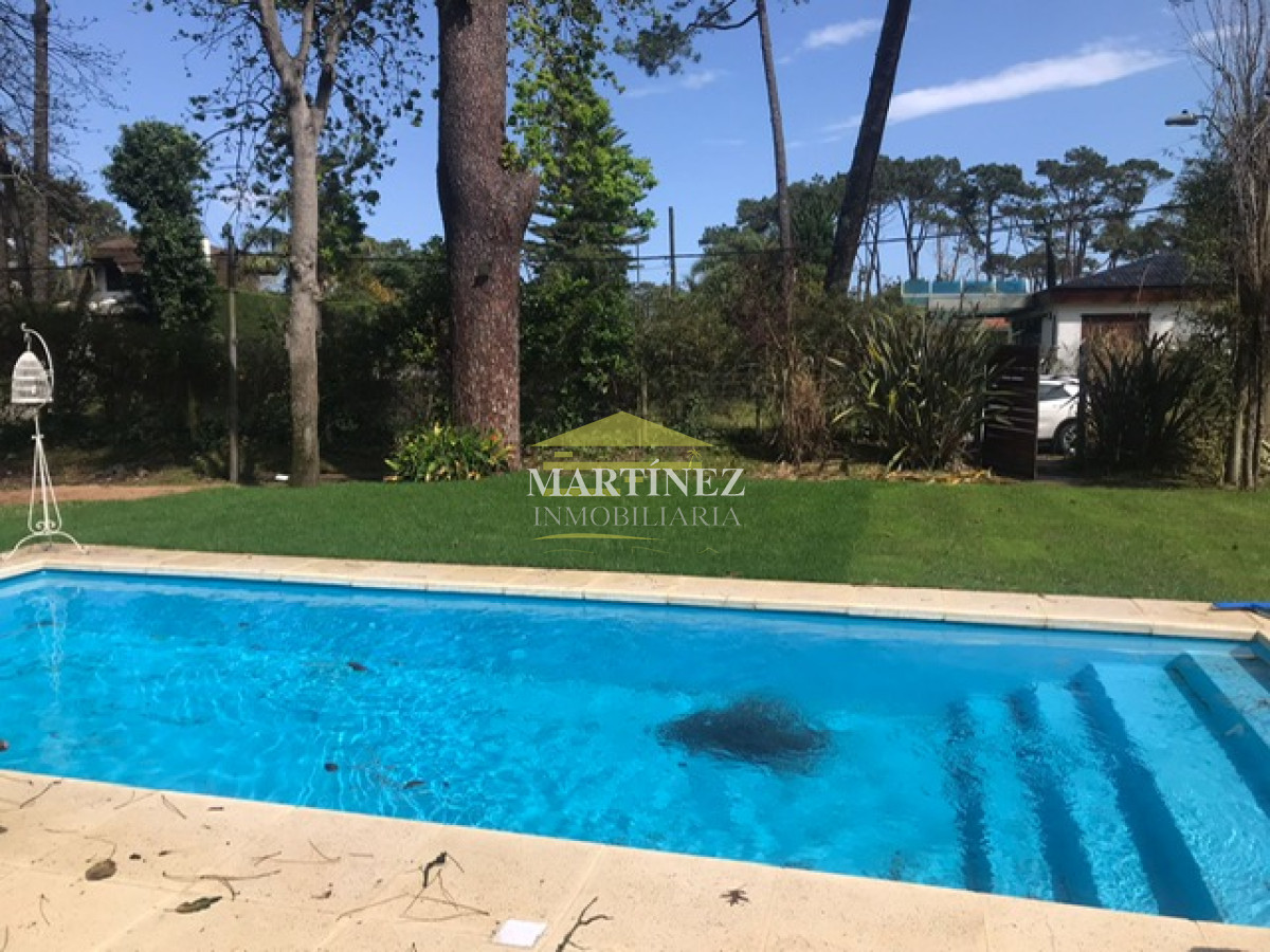 Casa ID.60 - Muy linda casa en la Mansa con piscina y barbacoa