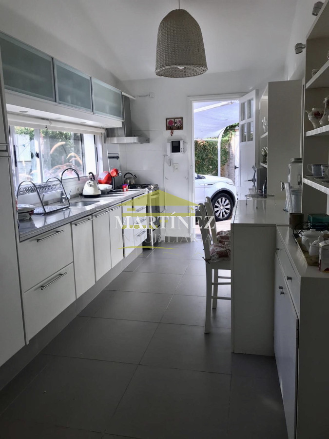 Casa ID.60 - Muy linda casa en la Mansa con piscina y barbacoa