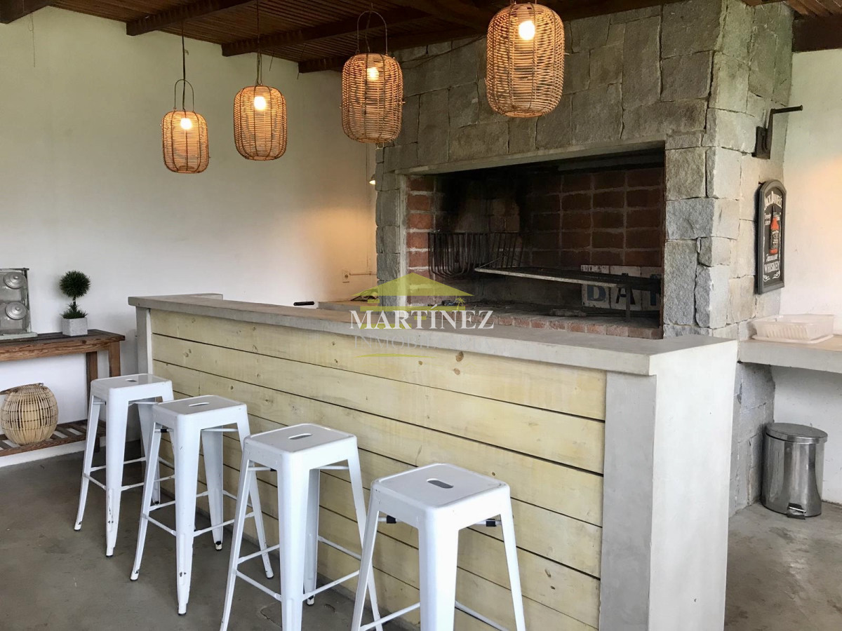 Casa ID.60 - Muy linda casa en la Mansa con piscina y barbacoa