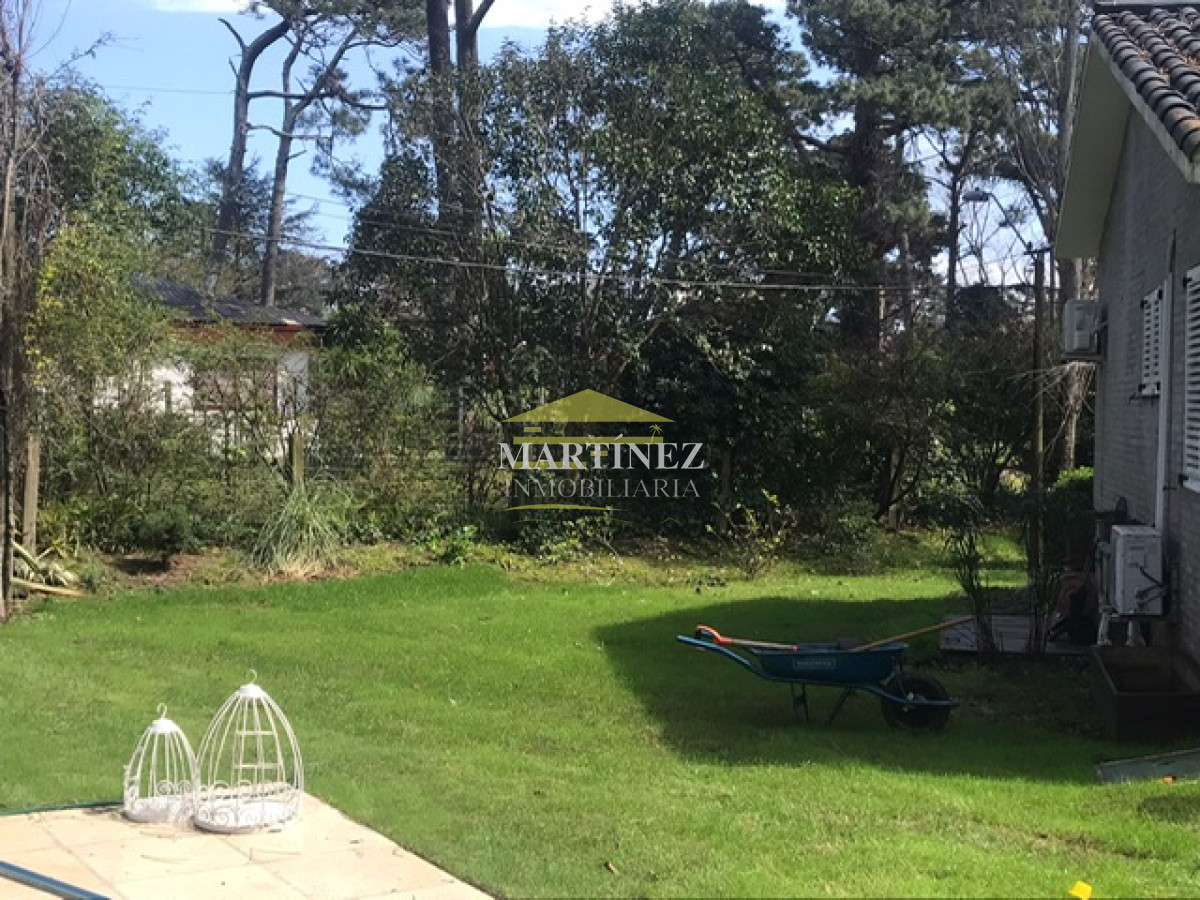 Casa ID.60 - Muy linda casa en la Mansa con piscina y barbacoa