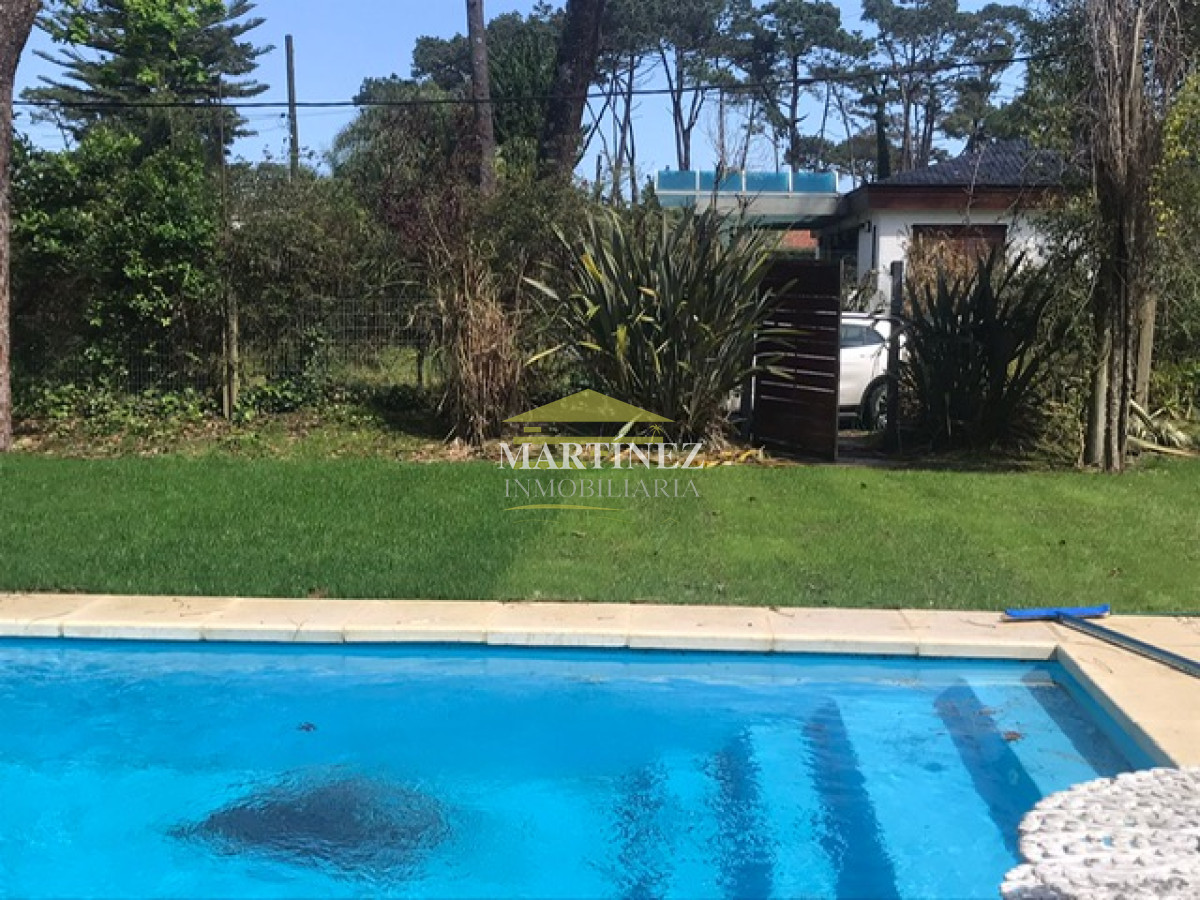 Casa ID.60 - Muy linda casa en la Mansa con piscina y barbacoa