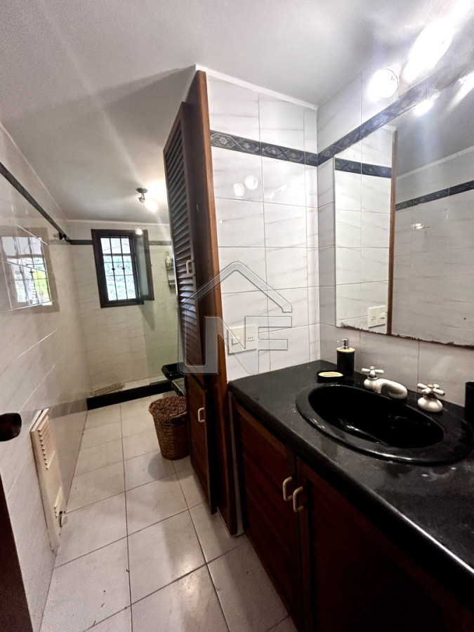 Casa ID.221 - Casa de 6 dormitorios en San Rafael en alquiler