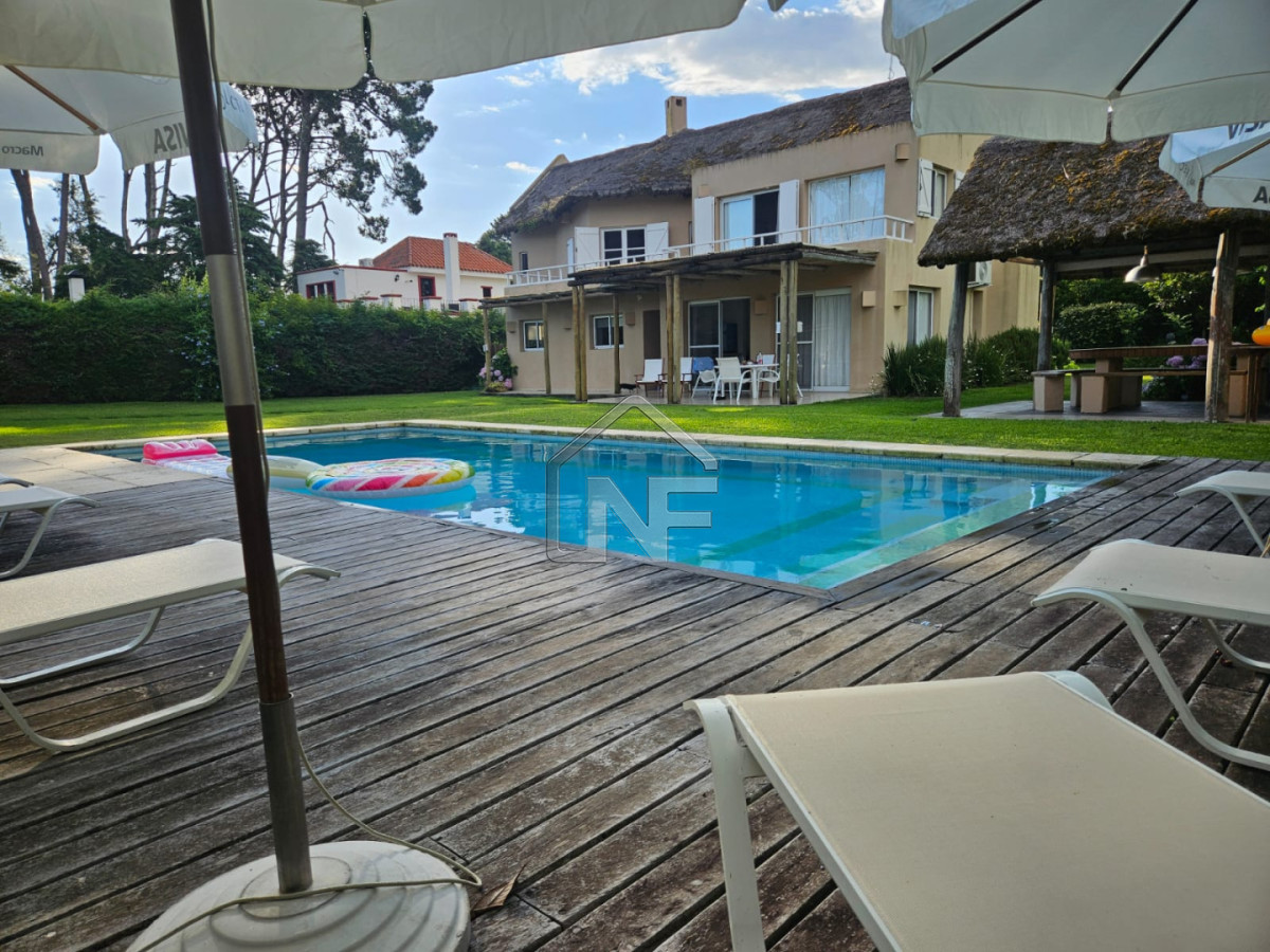 Casa ID.222 - Muy linda casa de 4 dormitorios en alquiler en San Rafael 