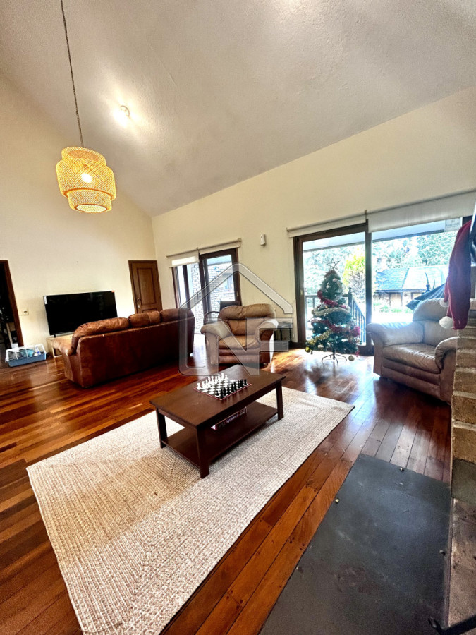 Casa ID.221 - Casa de 6 dormitorios en San Rafael en alquiler