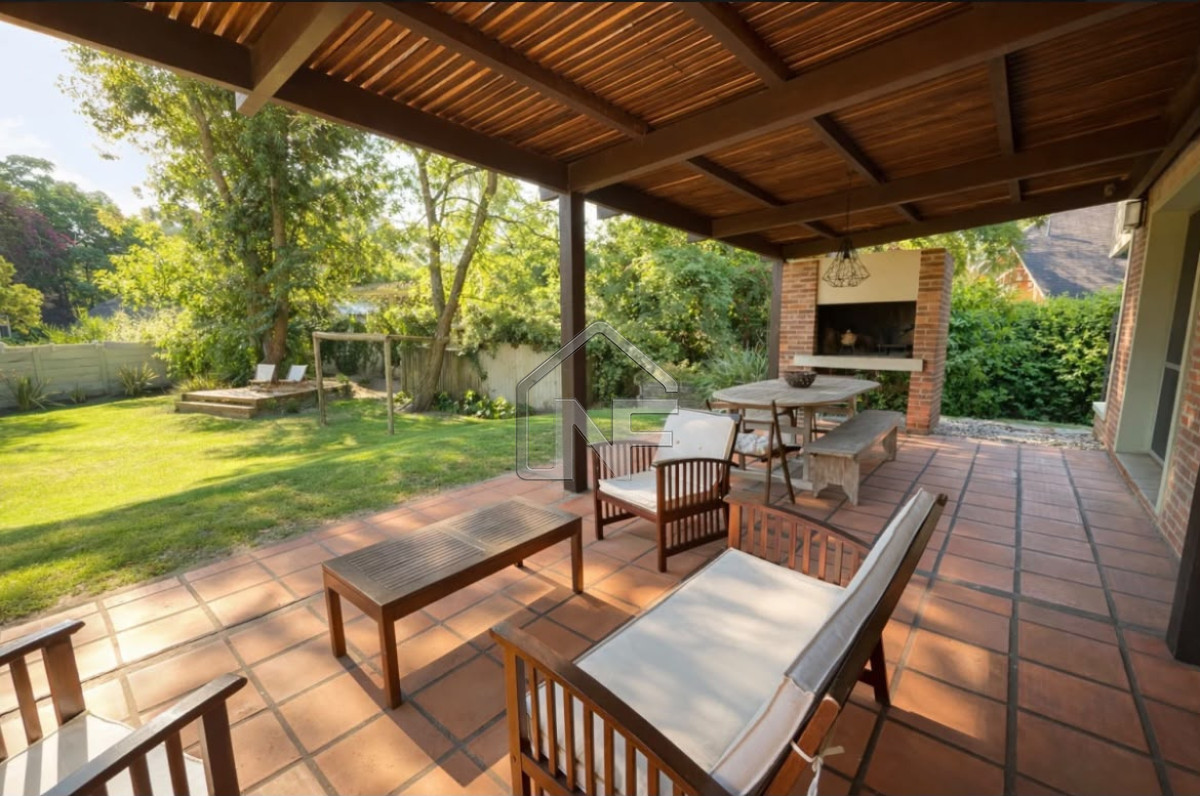 Casa ID.220 - Muy linda casa de 4 dormitorios en Pinares Punta del Este