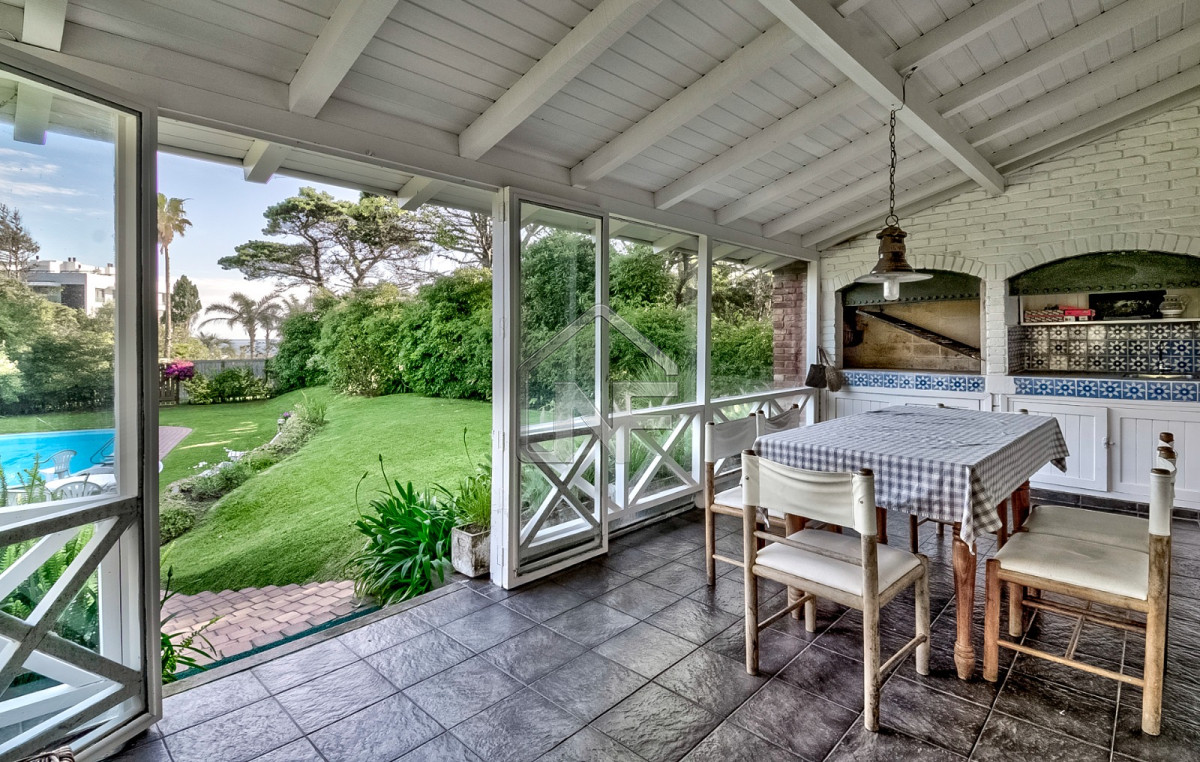 Casa ID.219 - Muy linda casa en Pinares a metros del mar 