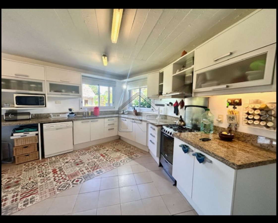 Casa ID.222 - Muy linda casa de 4 dormitorios en alquiler en San Rafael 