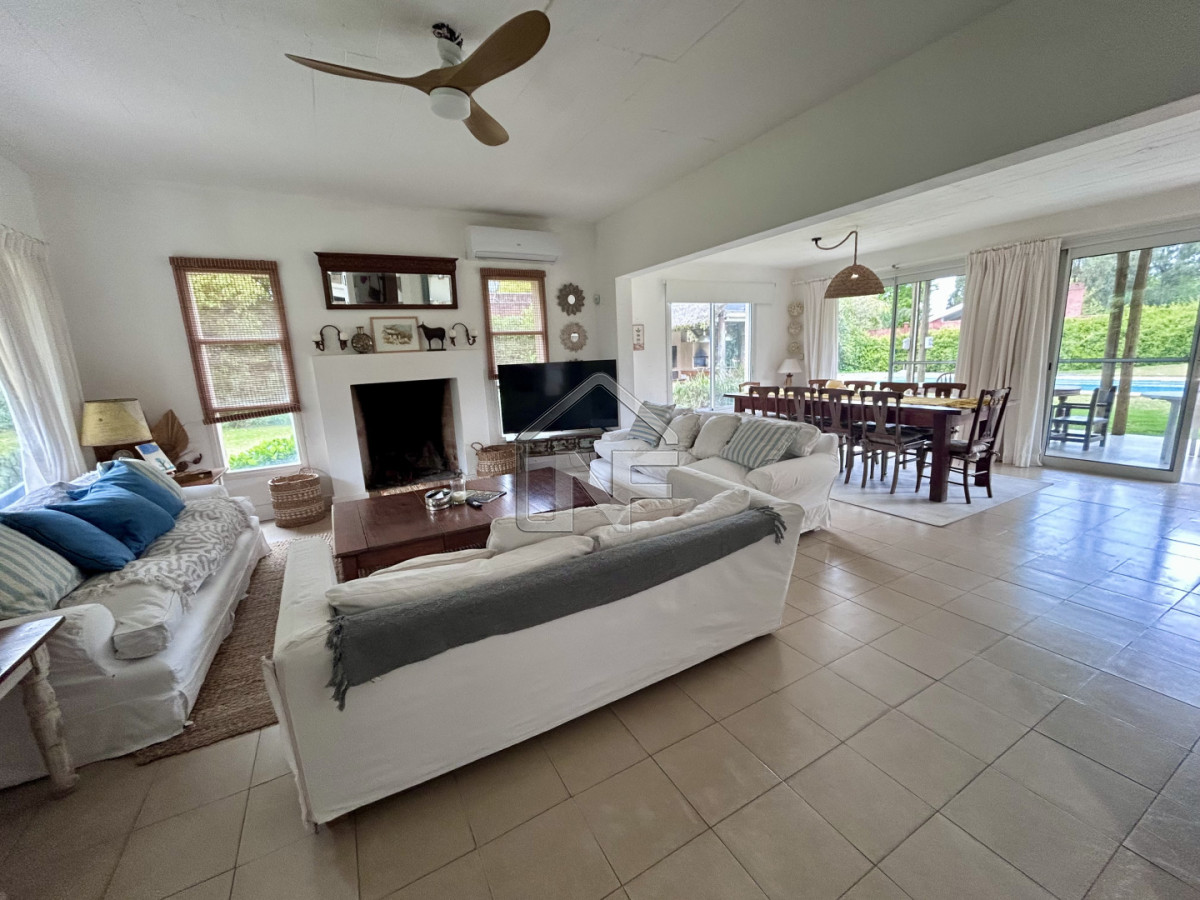 Casa ID.222 - Muy linda casa de 4 dormitorios en alquiler en San Rafael 