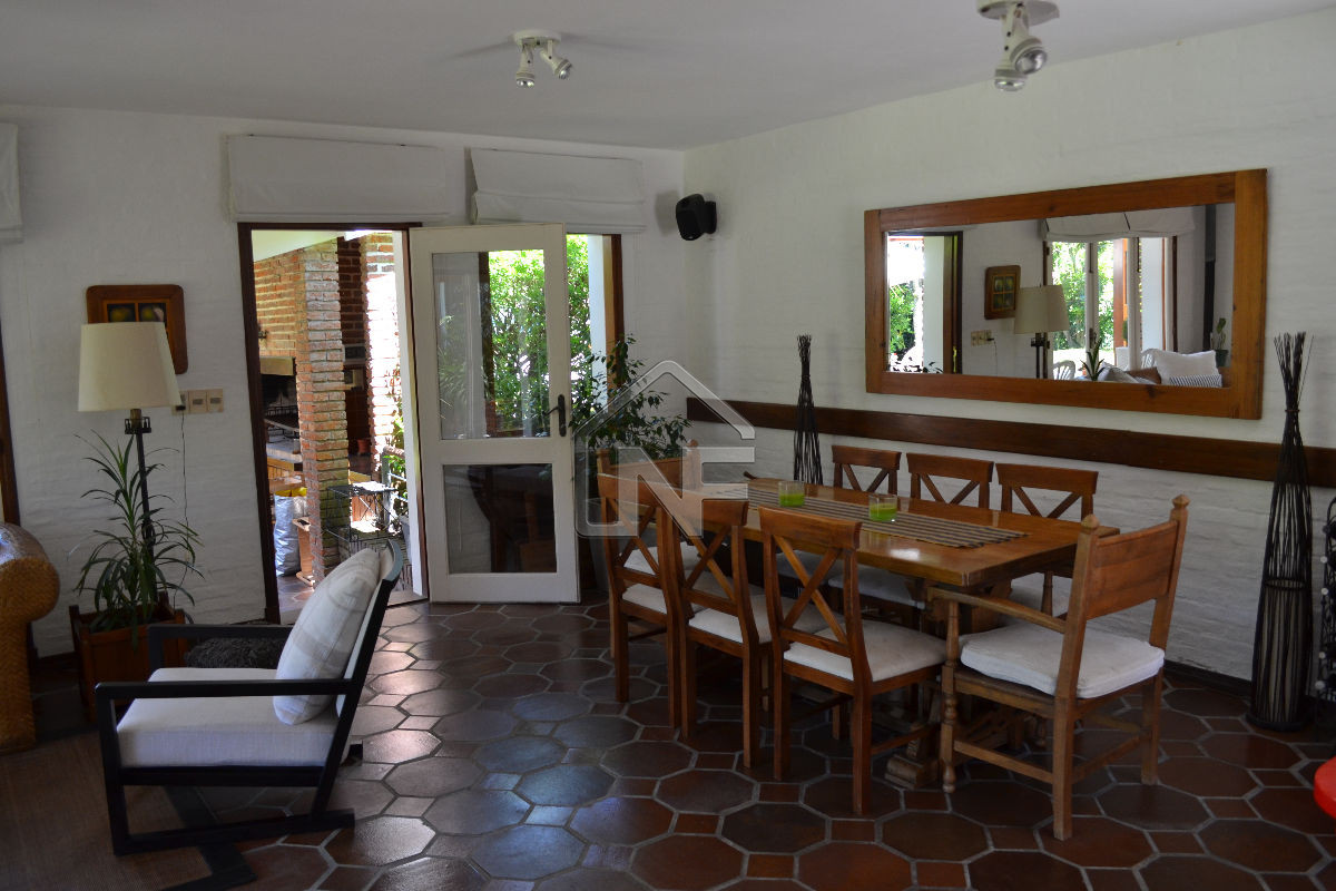Casa ID.217 - Espectacular casa en la Mansa a metros del mar