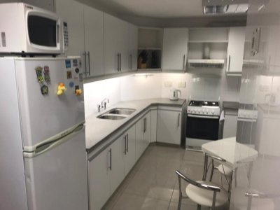 Apartamento Impecable con todos los servicios - GST2499A