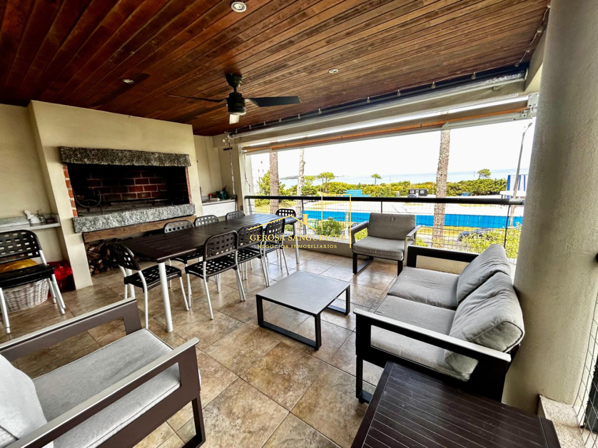 Apartamento en venta con excelente vista con 4 dormitorios en Punta del este - GST3429A
