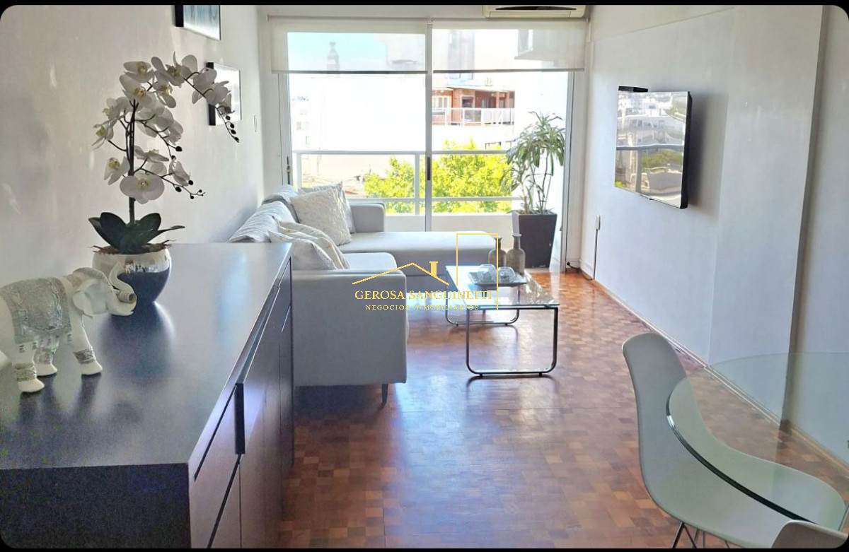 Apartamento en Montevideo, Pocitos - GST3400A