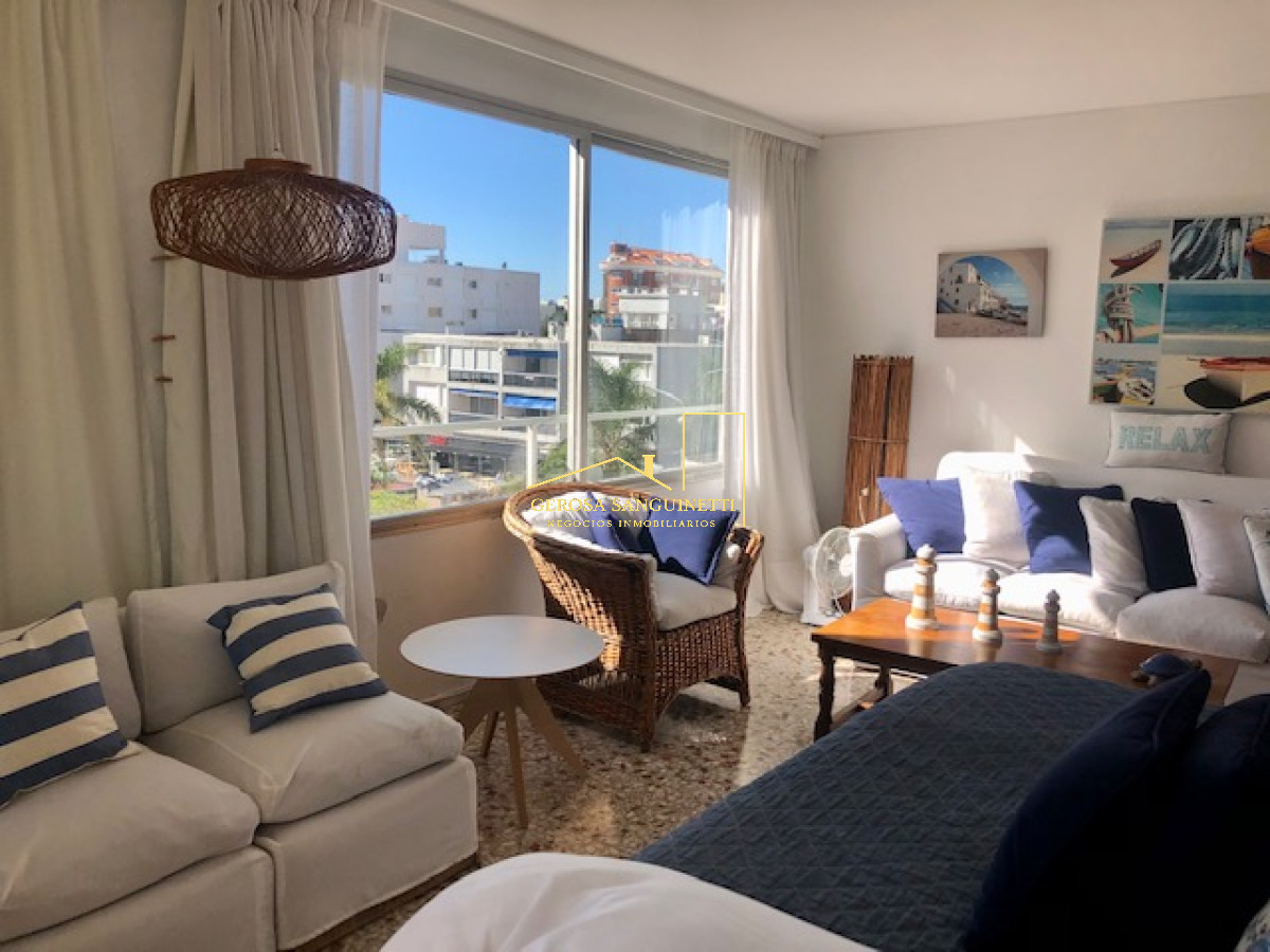 Apartamento con ubicación centrica en alquiler invernal  - GST167A
