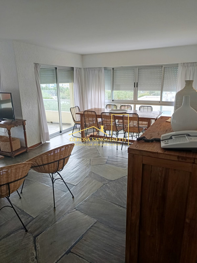 Apartamento 3 dormitorios en venta en Punta del Este  - GST3305A