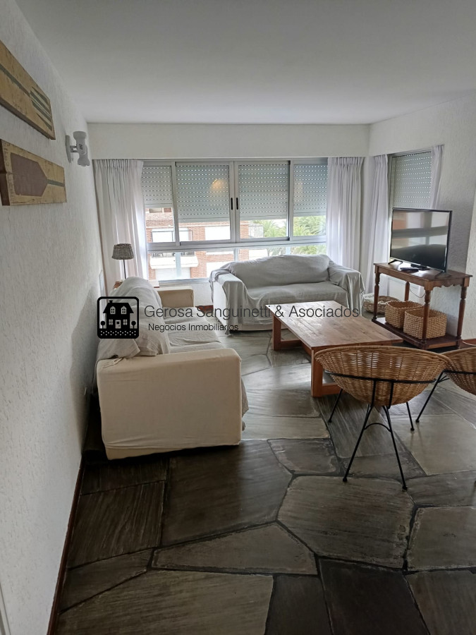 Apartamento ID.3305 - Apartamento 3 dormitorios en venta en Punta del Este 