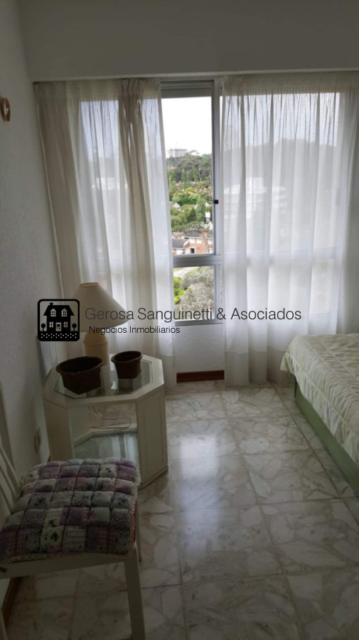 Apartamento ID.3507 - Apartamento con linda vista de 3 dormitorios en Punta del Este en venta