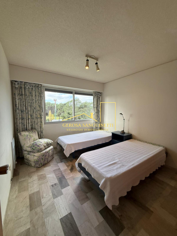 Apartamento ID.421 - Apartamento en venta 2 dormitorios Punta del Este 