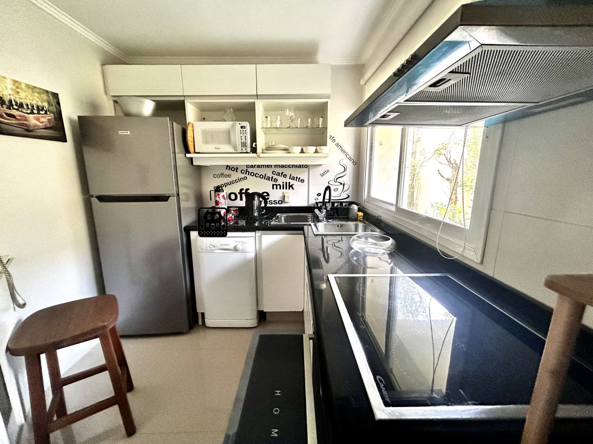 Apartamento ID.183 - Apto en venta acepta financiación y permuta, con amplia terraza con parrillero y vista al mar 