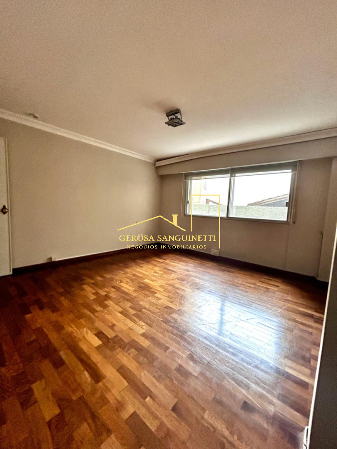 Apartamento ID.3608 - Espacioso apartamento de 4 dormitorios en venta en rambla de Punta Carretas 