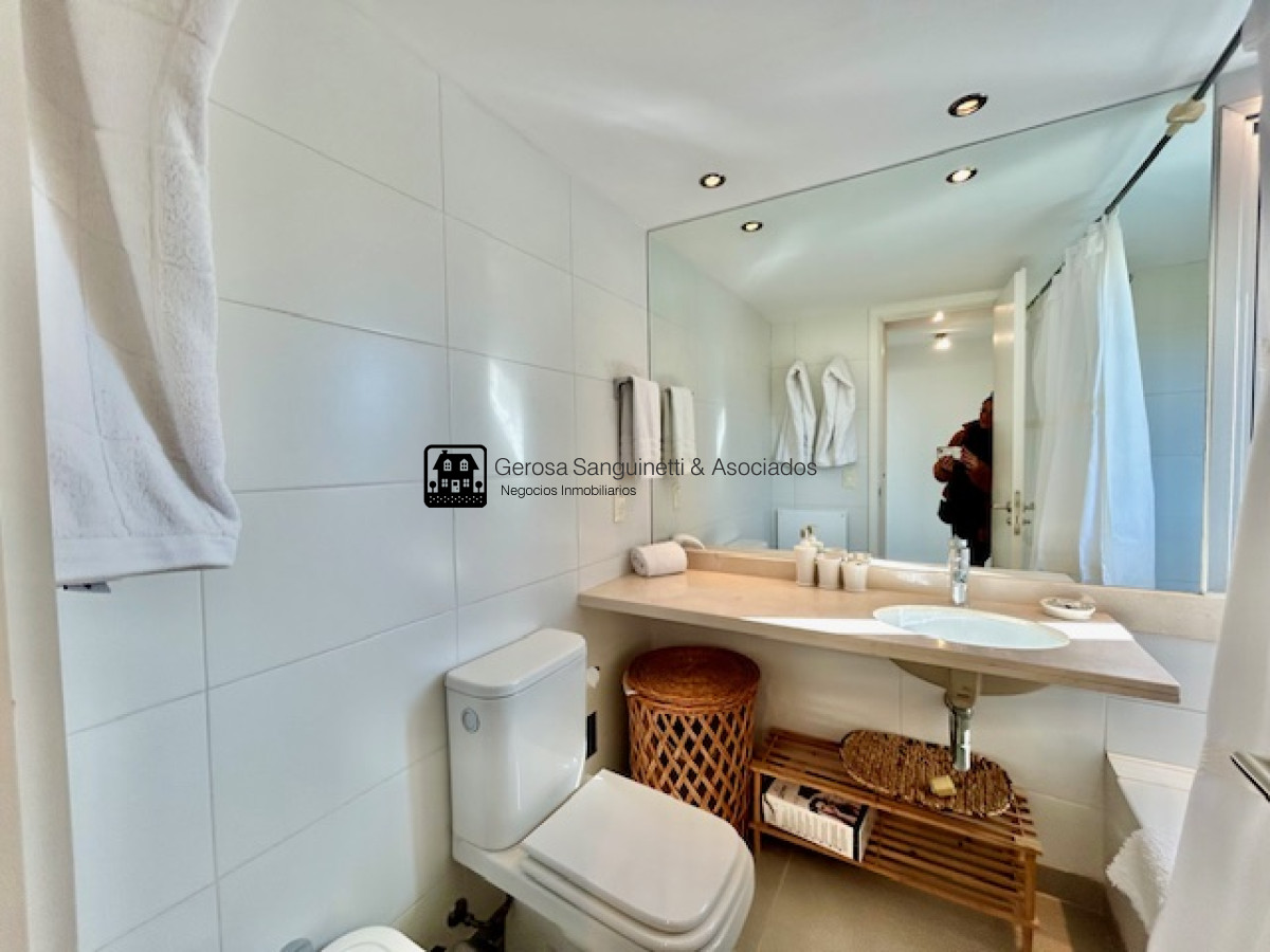 Apartamento ID.1703 -  Impecable a metros del mar en la Brava