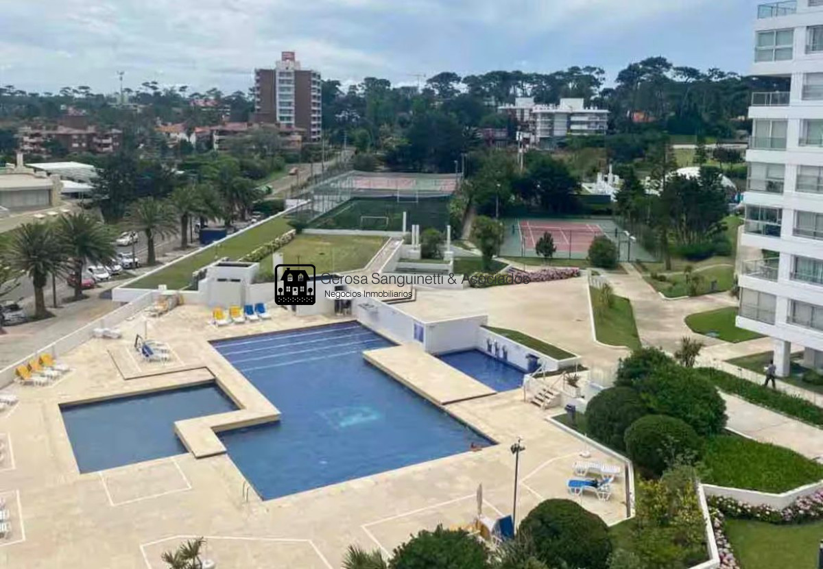 Apartamento ID.3457 - Apartamento de 3 dormitorios en venta en Lincoln en Punta del Este