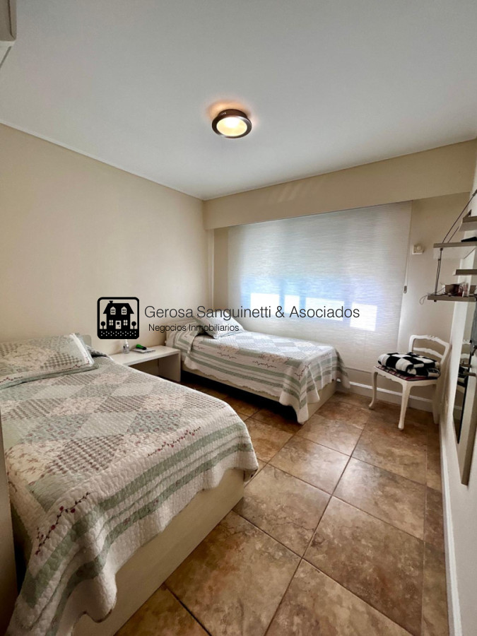 Apartamento ID.3429 - Apartamento en venta con excelente vista con 4 dormitorios en Punta del este