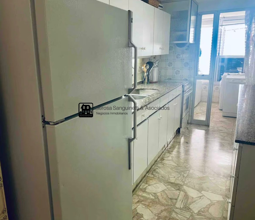 Apartamento ID.3457 - Apartamento de 3 dormitorios en venta en Lincoln en Punta del Este