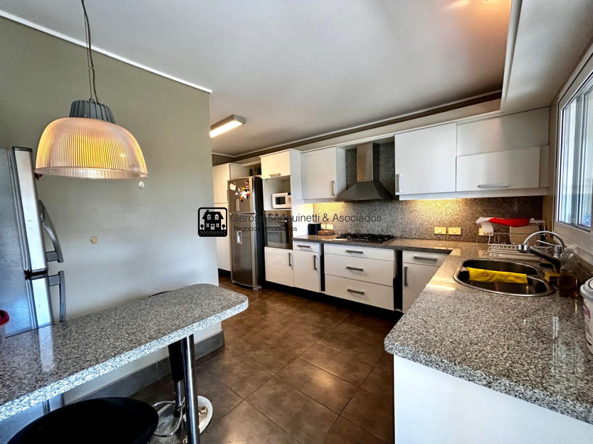 Apartamento ID.3429 - Apartamento en venta con excelente vista con 4 dormitorios en Punta del este