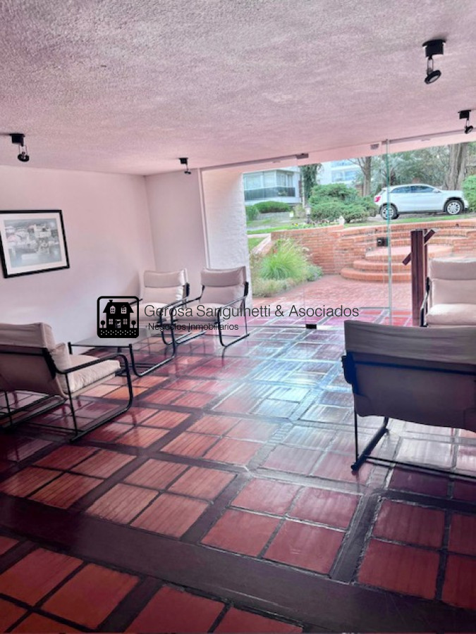Apartamento ID.2430 - Amplio apartamento en Aidy Gril