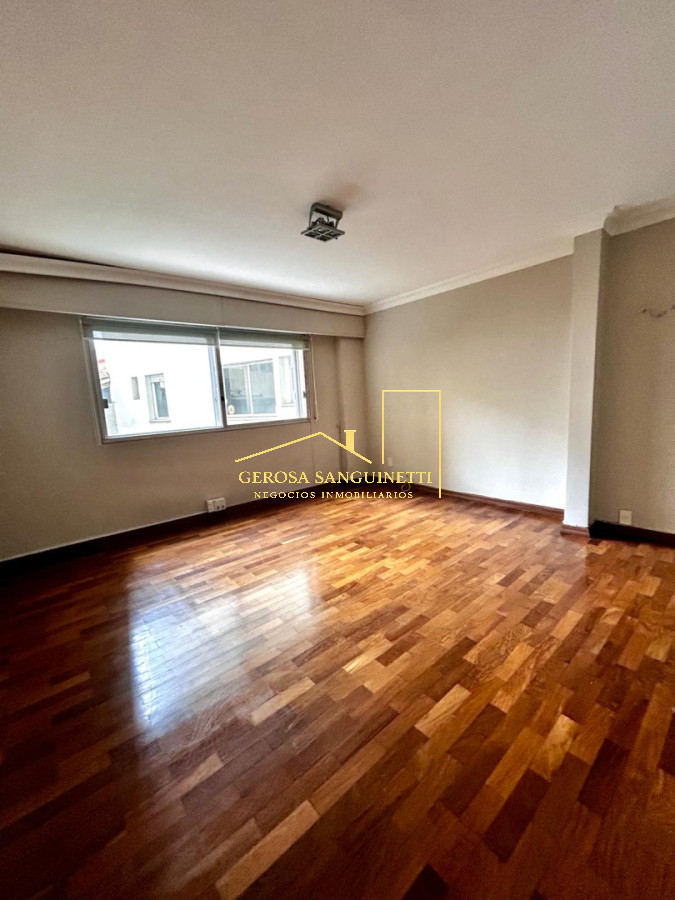 Apartamento ID.3608 - Espacioso apartamento de 4 dormitorios en venta en rambla de Punta Carretas 