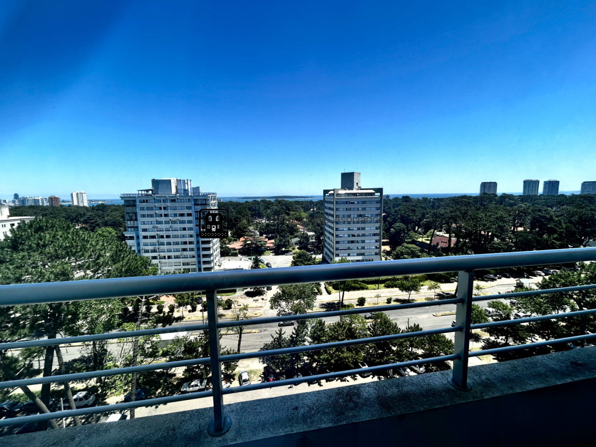 Apartamento ID.3362 - Apartamento con linda vista de 2 dormitorios en alquiler en Punta del Este