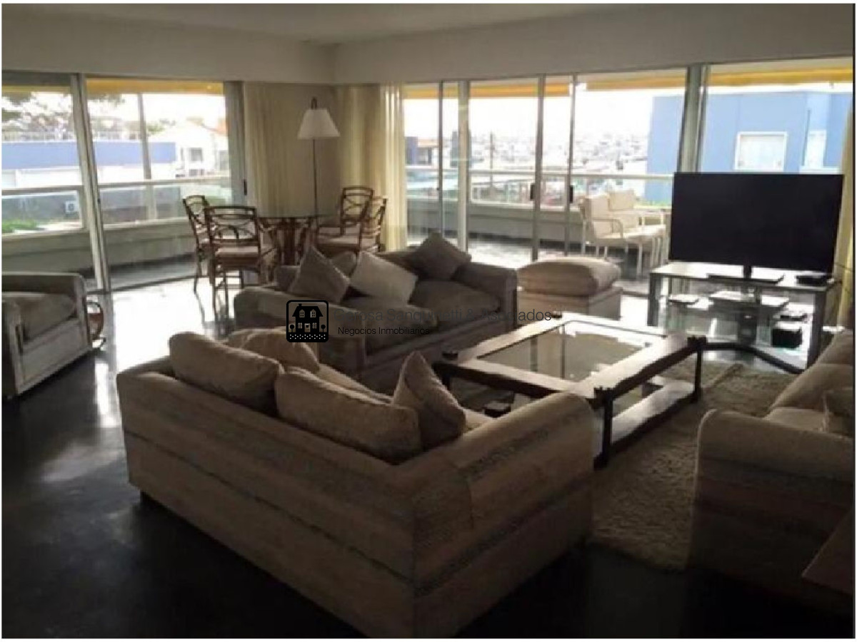Apartamento ID.25 - Amplio apartamento en la Punta con vista al puerto a pasos del mar