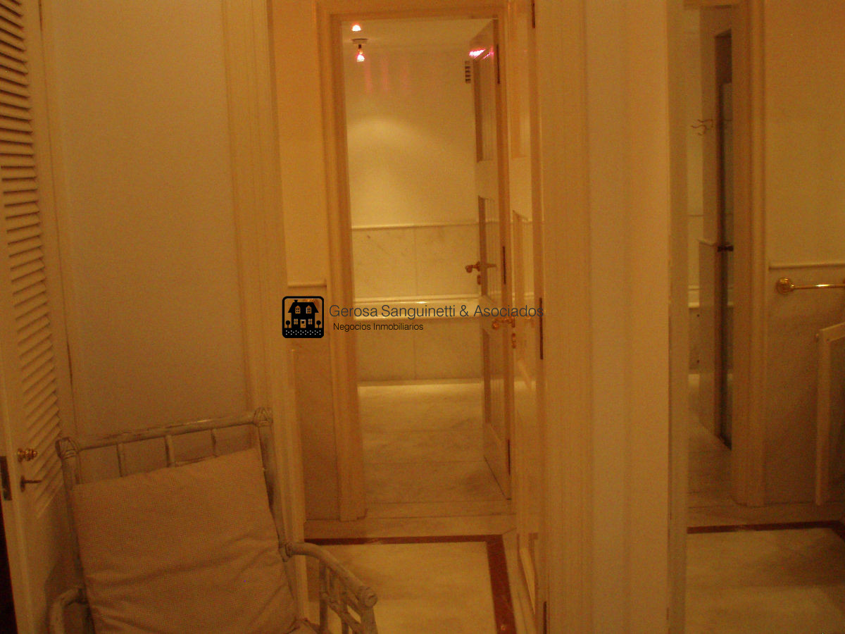 Apartamento ID.405 - Amplio apartamento en la Punta con vista al puerto frente al mar