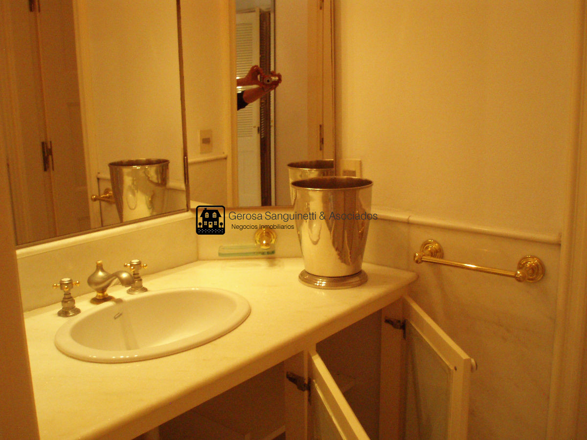 Apartamento ID.405 - Amplio apartamento en la Punta con vista al puerto frente al mar