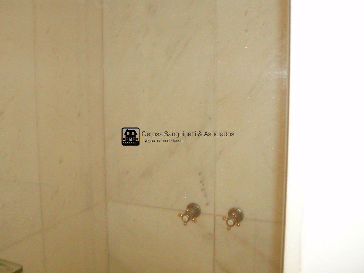Apartamento ID.405 - Amplio apartamento en la Punta con vista al puerto frente al mar