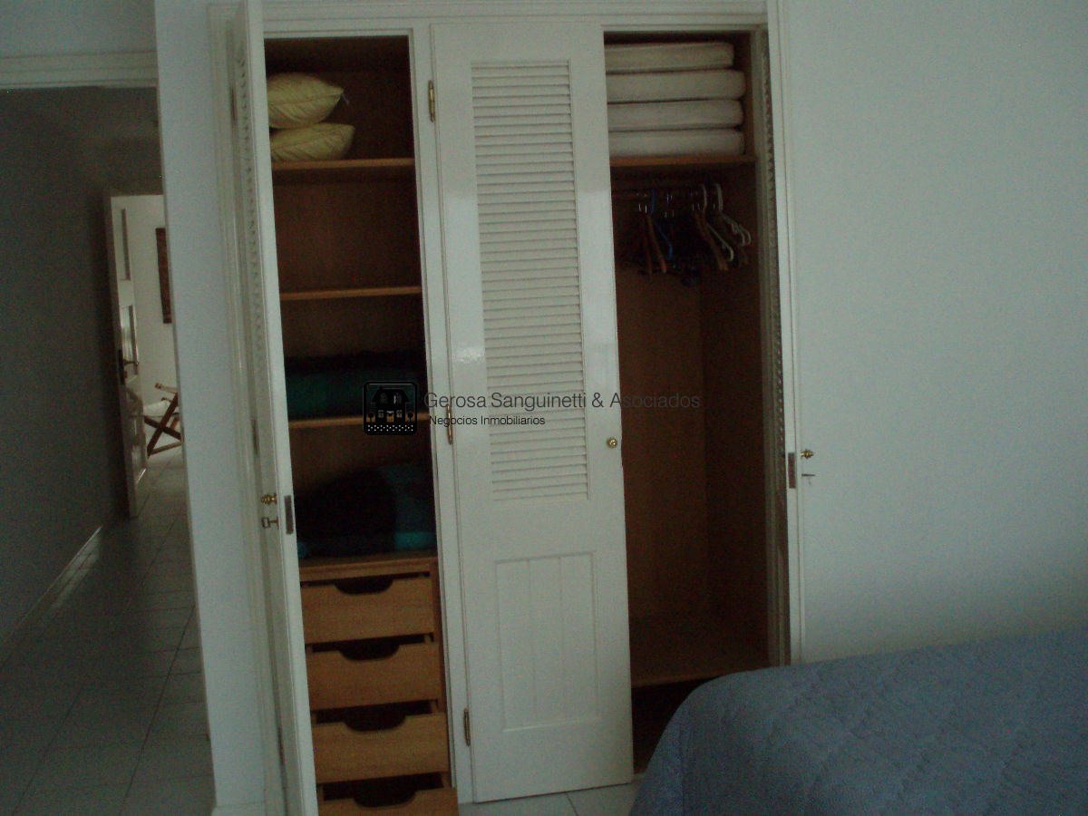 Apartamento ID.405 - Amplio apartamento en la Punta con vista al puerto frente al mar