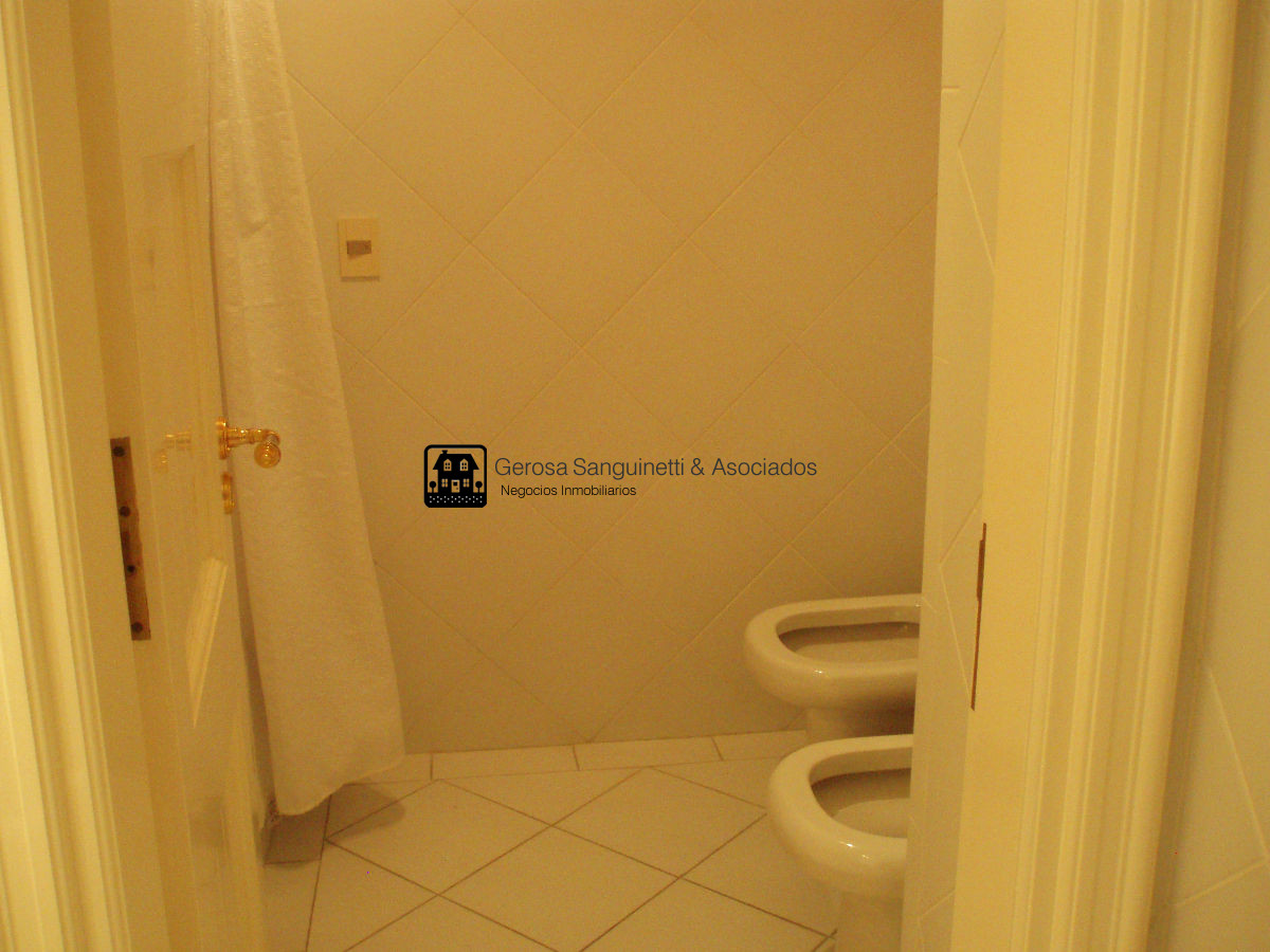 Apartamento ID.405 - Amplio apartamento en la Punta con vista al puerto frente al mar