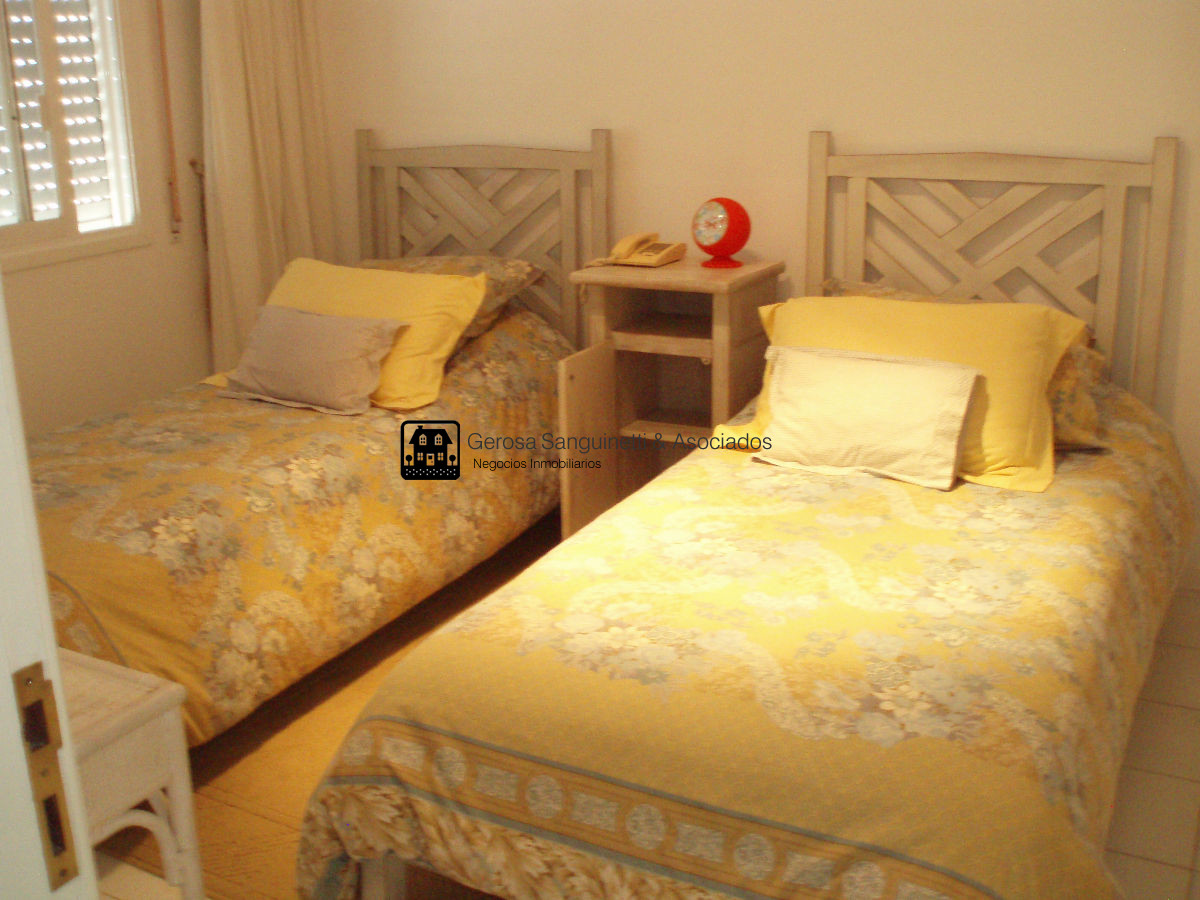 Apartamento ID.405 - Amplio apartamento en la Punta con vista al puerto frente al mar