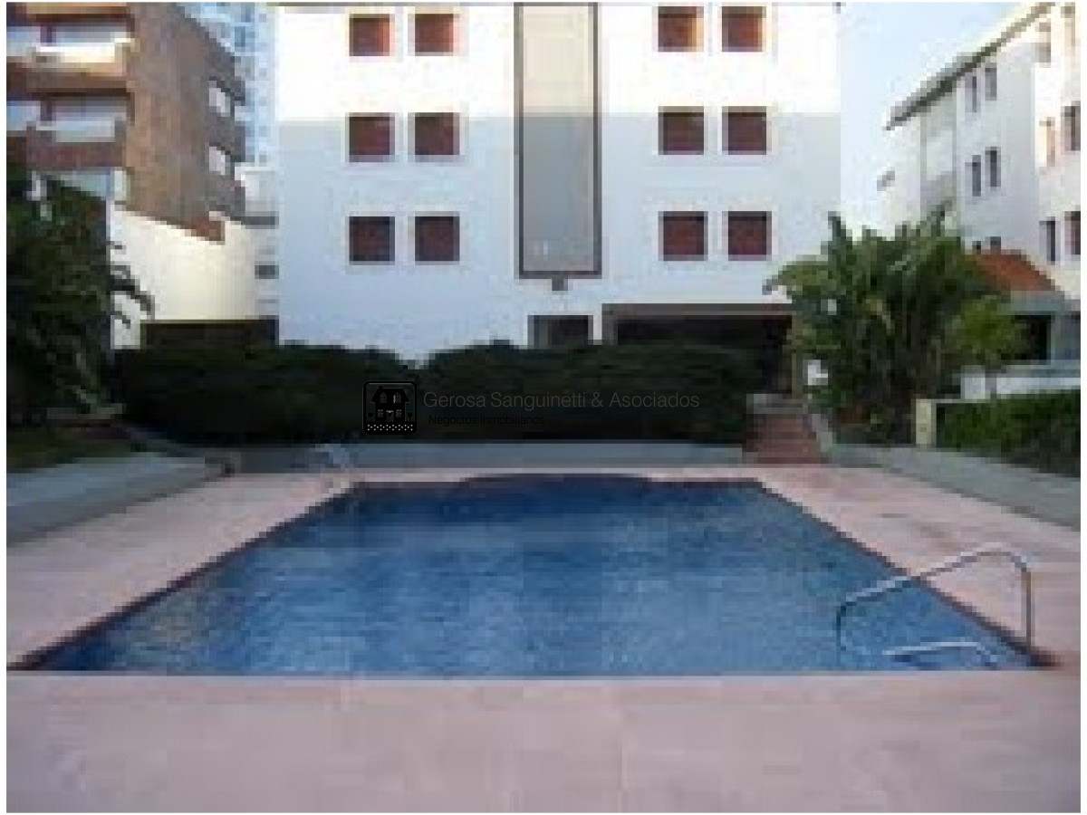 Apartamento ID.48 - Amplio apartamento frente al mal en península