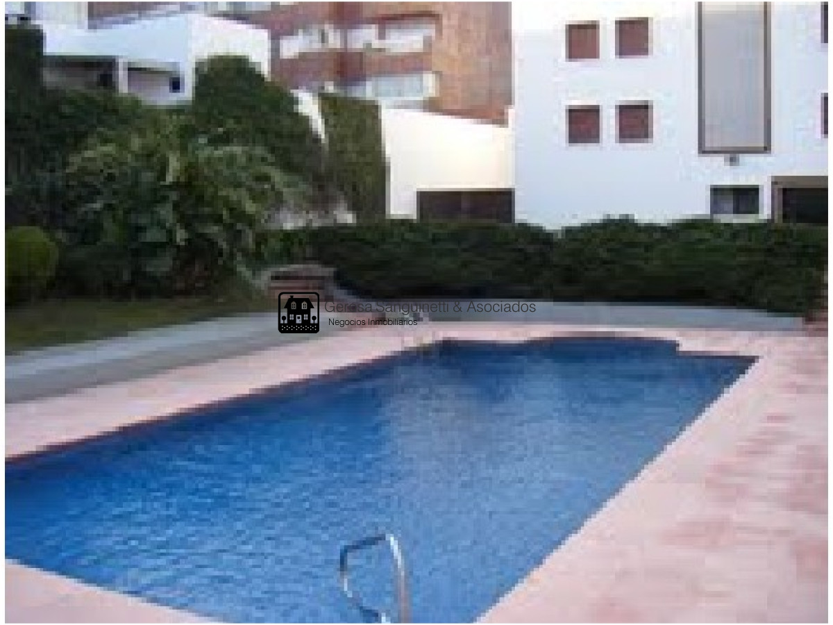 Apartamento ID.48 - Amplio apartamento frente al mal en península