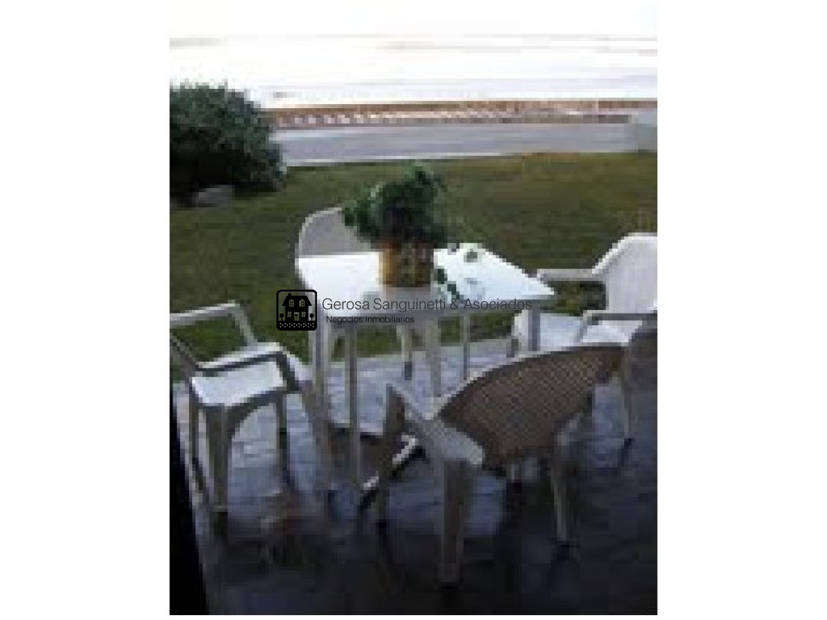 Apartamento ID.48 - Amplio apartamento frente al mal en península
