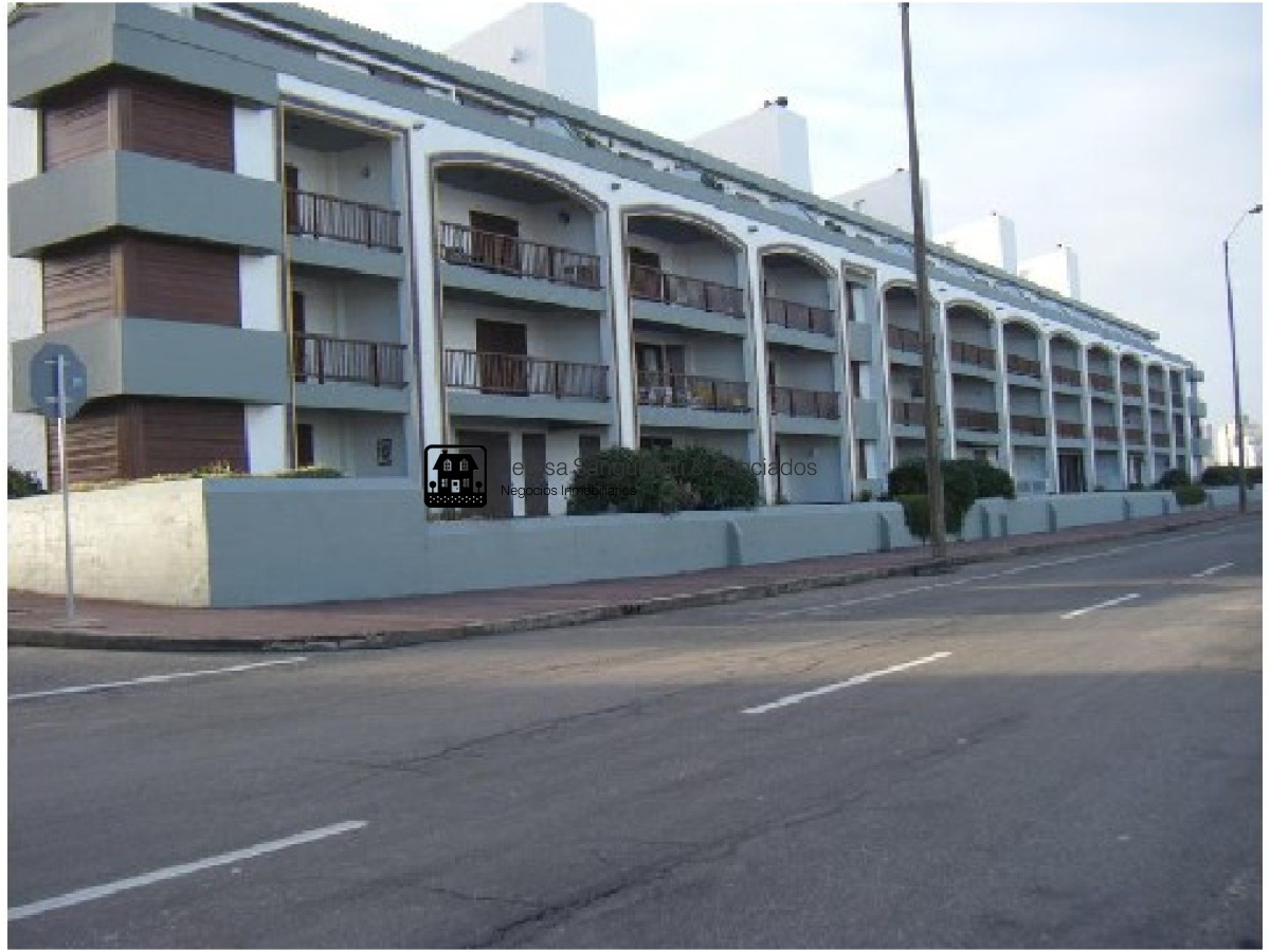 Apartamento ID.48 - Amplio apartamento frente al mal en península