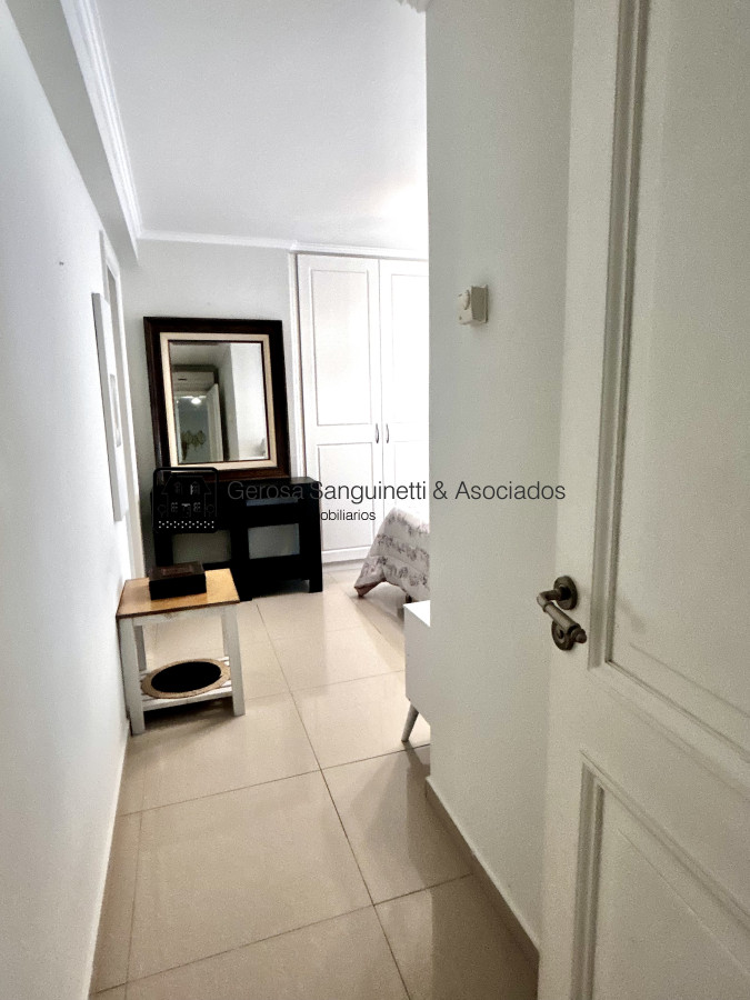 Apartamento ID.183 - Apto en venta acepta financiación y permuta, con amplia terraza con parrillero y vista al mar 