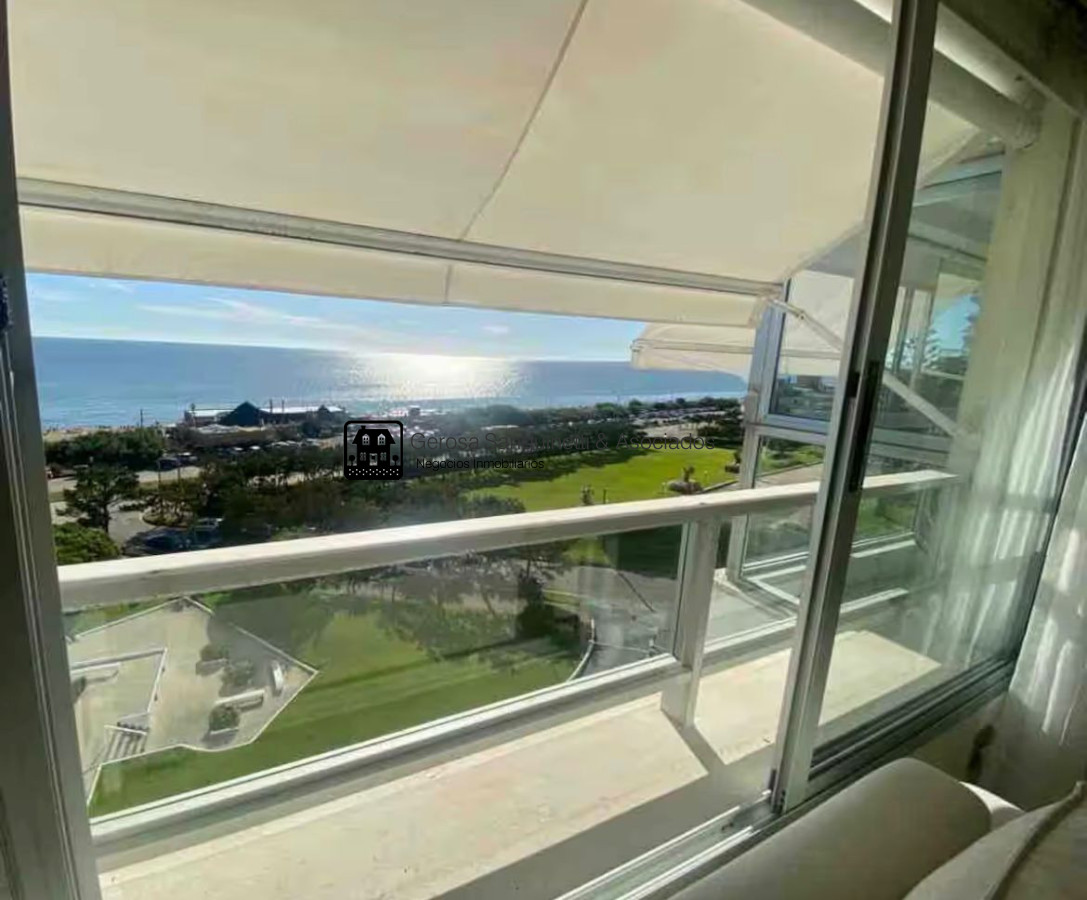 Apartamento ID.3457 - Apartamento de 3 dormitorios en venta en Lincoln en Punta del Este