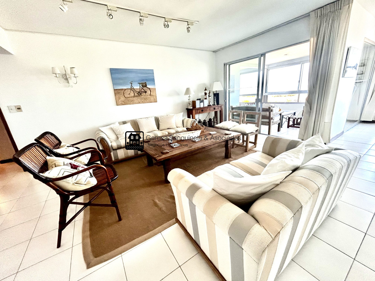 Apartamento ID.2754 - Oportunidad Espectacular apto frente al mar en la Brava
