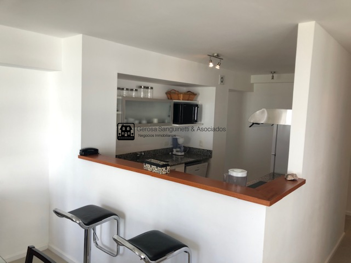 Apartamento ID.1703 -  Impecable a metros del mar en la Brava